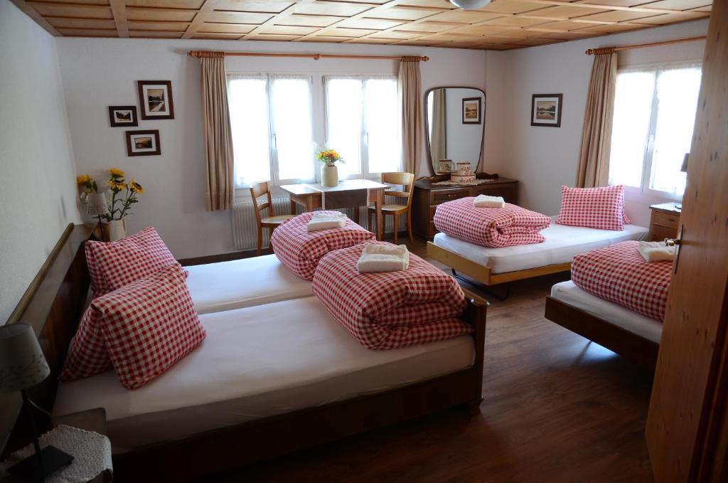 Gaestehaus Schaefli Intschi Стая снимка